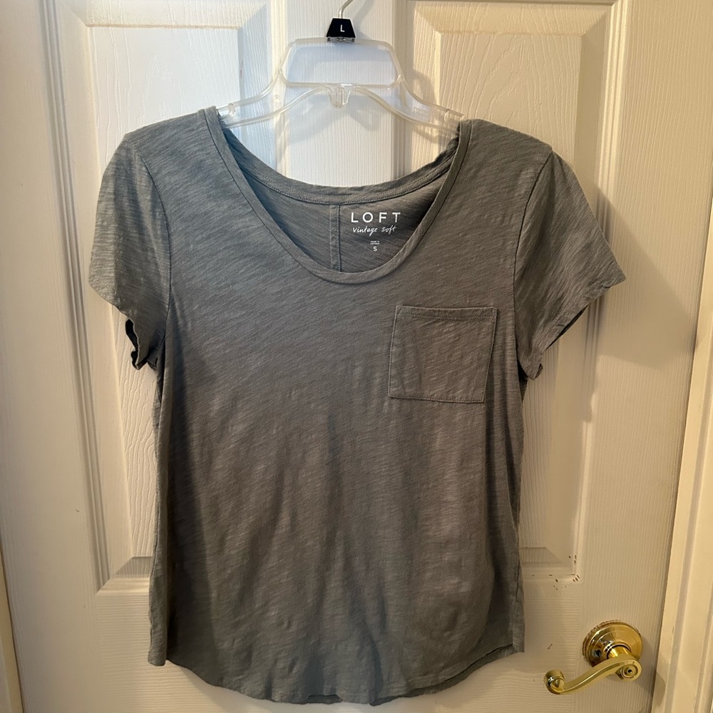 Loft Green pocket t-shirt. Size small.
